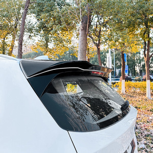 Alerón Trasero para BMW X3 G01 2018+ Modelo M, Color Negro Piano, Textura de Fibra de Carbono, Material ABS, Instalación con Cinta 3M - Product Image 1