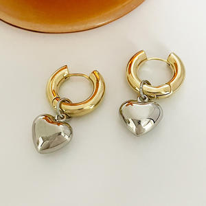 2025 nuevo diseño coreano de alta calidad para mujer pendientes de gota de corazón de oro de 18K de alta calidad pendientes de aro Huggie de latón de moda - Product Image 6