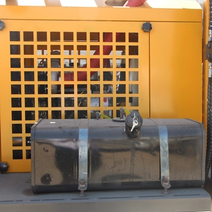 Foreuse de <span class=keywords><strong>puits</strong></span> d'eau sur chenilles Jutop à moteur diesel avec une profondeur maximale de 200 m <span class=keywords><strong>pour</strong></span> le <span class=keywords><strong>forage</strong></span> de formations rocheuses dures - Product Image 2