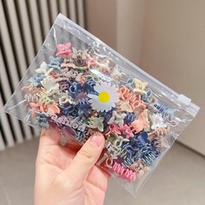 กิ๊บติดผ<span class=keywords><strong>ม</strong></span>พลาสติกหลากสีสัน หลายแบ<span class=keywords><strong>บ</strong></span> ขนาดเล็ก รูปดอกเบญจ<span class=keywords><strong>ม</strong></span>าศ <span class=keywords><strong>บ</strong></span>รรจุภัณฑ์รักษ์โลก สำหรับทรงผ<span class=keywords><strong>ม</strong></span>เด็กในชีวิตประจำวัน - Product Image 4