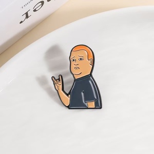 Broche de solapa de aleación de zinc con diseño de ángel y cruz, estilo divertido de programa de televisión de dibujos animados, con cita divertida y gesto de te amo, venta al por mayor - Product Image 4