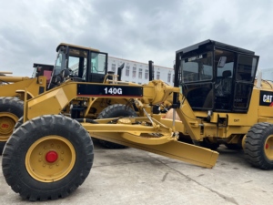 รถเกรดเดอร์ CAT 140G มือสองสภาพดี เชื่อถือได้ รถเดิมๆ ไม่มีน้ำมันรั่วไหล ห้องโดยสารแบบปิด มุมมองกว้าง - Product Image 1