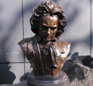 <span class=keywords><strong>Mozart</strong></span> figura in ottone statua di Beethoven scultura su misura di musica di vendita calda - Product Image 1