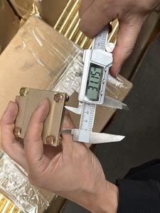 Morsetto di <span class=keywords><strong>terra</strong></span> piatto a croce in ottone resistente, di successo sul mercato, per messa a <span class=keywords><strong>terra</strong></span> contro i fulmini - Product Image 4