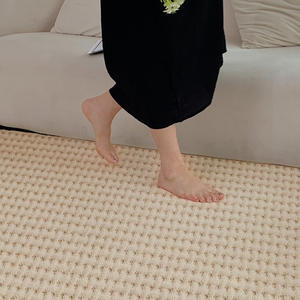 พรมพื้นที่เรียบง่ายสไตล์เรขาคณิต สีเบจ วัสดุผสมขนแกะ สำหรับห้องนั่งเล่น ห้องนอน ดูแลรักษาง่าย - Product Image 1