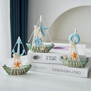 Decorazione in Stile Mediterraneo Retrò con Modelli di Ancora, Timone, Barca, Stella Marina e Salvagente in Legno Dipinto a Spruzzo - Product Image 3