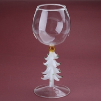 Verres à vin décoratifs élégants d'arbre de Noël pour la tasse en verre à boire de cadeau de vacances