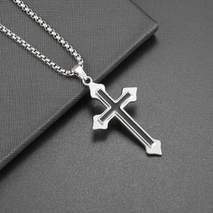 Colar Punk Gótico com Pingente de Cruz Hip Hop em Aço Inoxidável com Zircônia Completa para Mulheres e Homens - Product Image 3