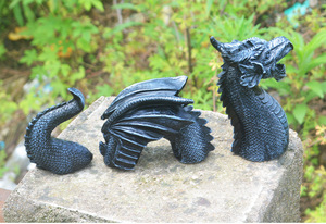 Adornos de jardín al aire libre DRD15 Figuras de animales Estatua de Dragón Volador de resina plateada negra Dragones de resina - Product Image 2
