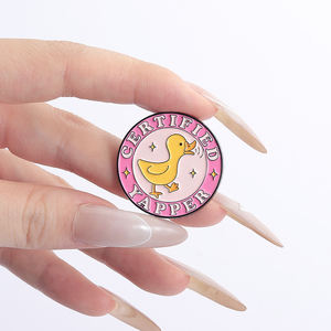 Gelbe zertifizierte Honker Emaille Pin Cartoon Gans mit Telefon Brosche Revers Abzeichen Schmuck Geschenk für Freunde Teens Bulk - Product Image 4