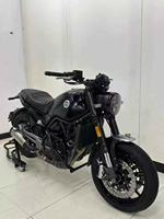 Benelli Leoncino 250 Moto de rue rétro style scrambler, haute garde au sol, motos à essence