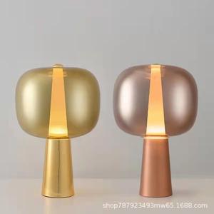 Lámpara de Mesa de Vidrio LED Minimalista Nórdica de Lujo con Alimentación de CC, Diseño Simple y Elegante para Decoración de Dormitorio, Sala de Estar y Oficina - Product Image 5