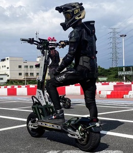 Scooter Eléctrico Todoterreno de Alta Gama para Exportación, 60V, 13 Pulgadas, 6000W, 80km/h, Alcance de 60-80km, Plegable y con Amortiguación - Product Image 5