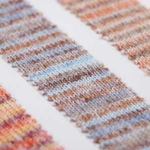 5.5NM renkli tiftik İplik-46% akrilik % 43% Polyester % 7% naylon % 4% yün-kazak makinesi örme için (3G/5G/7G) - Product Image 1