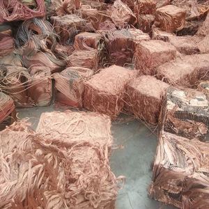 Vente en gros de fil de cuivre de qualité supérieure, cuivre de qualité 99,99%, cuivre de récupération Mill-berry 99,99% - Product Image 2