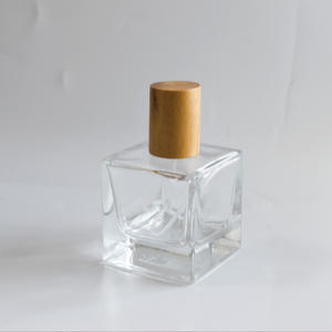 Elegante Botella de <span class=keywords><strong>Perfume</strong></span> de Vidrio Recargable de 50ml 100ml, Cuadrada, para Marcas de Lujo, con Tapa de Madera de Bambú, <span class=keywords><strong>Precio</strong></span> de Fábrica - Product Image 3