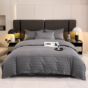 B & B khách sạn đơn giản bốn mảnh trắng <span class=keywords><strong>polyester</strong></span> <span class=keywords><strong>satin</strong></span> Mô hình bộ đồ giường bao gồm tấm trải giường chăn chăn gối lõi - Product Image 1