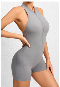 Женская спортивная одежда с полузастежкой-молнией - Product Image 4