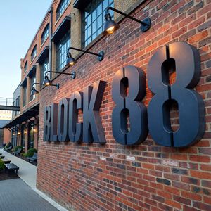 Lettres en acier inoxydable dorées 3D personnalisées, imperméables, éclairées, <span class=keywords><strong>pour</strong></span> monument extérieur, <span class=keywords><strong>pour</strong></span> hôtel, centre commercial, entrée de plaza - Product Image 6