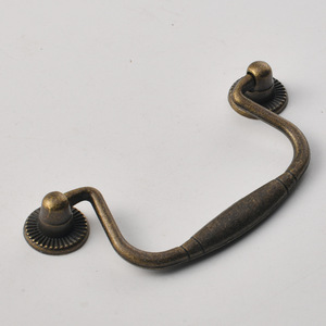 Tirador de Gabinete B-139, Bronce Antiguo, Aleación de Zinc, 78 mm, Estilo Tradicional, Tirador de Cajón - Product Image 3