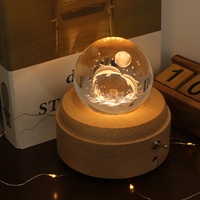Lampe de chevet en bois avec boule de cristal gravée en 3D, veilleuse, boîte à musique, lumière d'ambiance, lumière de sommeil, lumières de Noël pour enfants