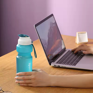 Bouteille d'eau sport portable en plastique grande capacité avec couvercle PP et bouton-poussoir, gourde d'extérieur pour le cyclisme - Product Image 2