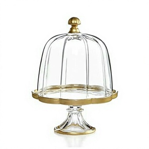 Base para Pastel con Cúpula de Vidrio Cubierta, Pedestal de Metal Dorado con Borde Festoneado, Plato Redondo para Exhibición de Pasteles - Product Image 1