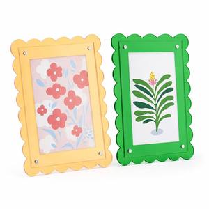 Marco de Fotos Magnético Acrílico al por Mayor, Estilo INS con Borde de Encaje, Soporte de Sobremesa para Fotos <span class=keywords><strong>Polaroid</strong></span>, Varios Colores y Tamaños - Product Image 1