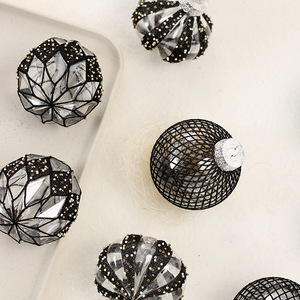 2023 Nouvelle Collection <span class=keywords><strong>de</strong></span> Décorations <span class=keywords><strong>de</strong></span> Noël Tendance, Ensemble <span class=keywords><strong>de</strong></span> Boules <span class=keywords><strong>de</strong></span> Noël en PET Transparent Peint, Ornements Suspendus pour Sapin <span class=keywords><strong>de</strong></span> Noël - Product Image 4