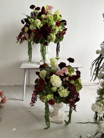 Romantisches Rotes Seidenrosen-Arrangement Gemischte Rosa Blumen Tischdekoration Seidenblumenball Burgunderrote Rose Rosa