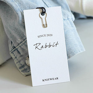 फैक्टरी कस्टम प्रिंटिंग लोगो लक्जरी स्विंग लेबल परिधान पेपर हैंग टैग कपड़ों के लिए स्ट्रिंग रस्सी के साथ - Product Image 4