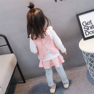 Camiseta con diseños de cuello tipo collar de Juego de Tronos y leggings de yoga orgánicos sin spandex para niños pequeños, muestra gratuita - Product Image 5