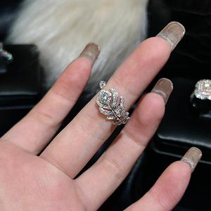 Bague en argent pur S925 avec plume de paon et feuille de diamant, design ouvert de luxe, avec diamants de haute qualité, petite taille - Product Image 2