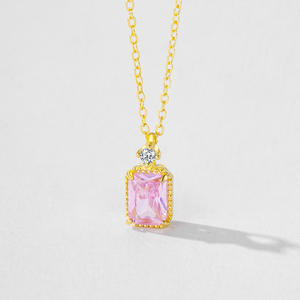 Collar con colgante cuadrado de circonita rosa con corte radionado en plata de ley S925, versión de cobre personalizable - Regalo de aniversario para mujer - Product Image 3