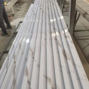 Precio <span class=keywords><strong>barato</strong></span> WPC paneles de pared estriados decorativos negro oro persiana de techo Interior PVC WPC paneles de pared LED función impermeable - Product Image 4