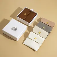 Petites Sacoches à Bijoux Personnalisées 8x8cm en Similicuir PU avec Logo, Pochette d'Emballage Faux Cuir pour Montres, Boucles d'Oreilles et Bracelets