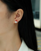 Boucles d'oreilles clous en argent sterling 925 avec moissanite taille brillant rond pour femme, motif chapeau de Noël, boucles d'oreilles en moissanite et diamant en grappe