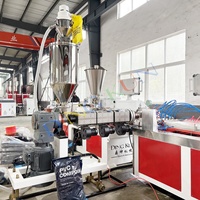 Machine de fabrication de profilés PVC pour fenêtres et portes, machine de production de panneaux muraux en PVC