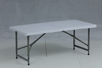 Table pliante en HDPE en gros, table rectangulaire réglable en hauteur pour le camping en plein air, les pique-niques, les salons professionnels et les conférences, 1,2-1,8 m