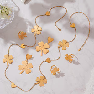 Conjunto de Joyería de Acero Inoxidable Estilo Europeo y Americano, Chapado en Oro de 18K PVD, Collar, Aretes y Anillo con Diseño de Hoja Simple - Product Image 2