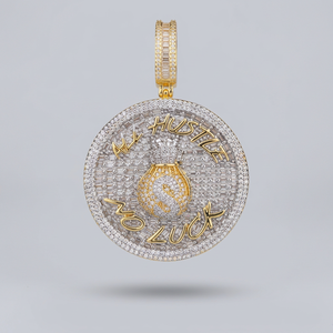 Pendentif Sac d'argent glacé de créateur avec diamants VVS taille émeraude en argent sterling plaqué or pour breloques Hip Hop personnalisées et mode - Product Image 3
