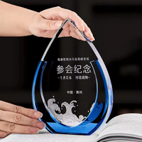 Trophée Personnalisé Vente en Gros Design Unique Trophée de Verre d'Impression UV Or Trophée de Cristal en Forme de Goutte d'Eau