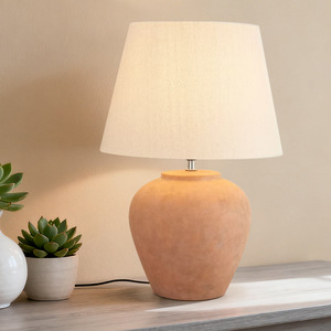 Lámpara de Mesa de Cerámica de Estilo Vintage 220V K807 para Sala de Estar, Estudio, Hoteles y Mesitas de Noche - Estilo Retro Nostálgico - Product Image 1