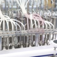 Machine de remplissage et de bouchage automatique pour liquides épais et boissons, remplisseuse de pâte à 16 têtes pour crème, ketchup, savon liquide, bouteilles et bocaux