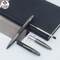 Bolígrafo Profesional de Lujo Chino de Metal y Fibra de Carbono, Color Negro Pistola, con Ancho de Escritura de 0.7 mm