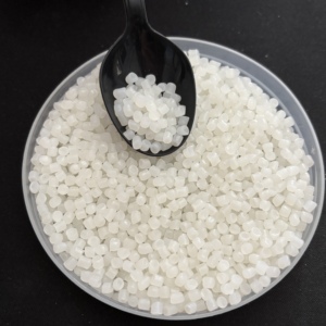 Matières premières de moulage par injection de résistance UV de granules vierges de HDPE de polyéthylène de la catégorie du fabricant HMA035 plastique de catégorie comestible - Product Image 1