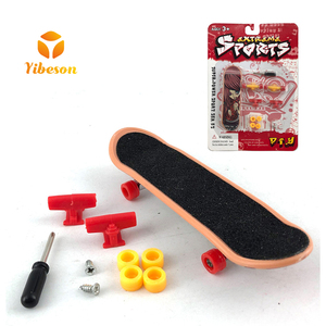 Juguete barato portátil DIY ruedas desmontables diapasón de plástico patineta camiones dedo <span class=keywords><strong>patinetas</strong></span> - Product Image 1