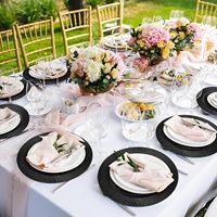 Assiette de présentation noire de 13 pouces pour mariage, événement, Noël – Assiette de table ronde incassable en plastique pour dîner et décoration de table de mariage