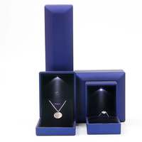 Nouveau design boîte d'emballage de bijoux à lumière led boîte à bagues à bijoux avec logo