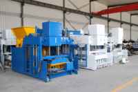 Machine mobile de fabrication de briques Qmy10-25, machine automatique de fabrication de blocs de béton emboîtables